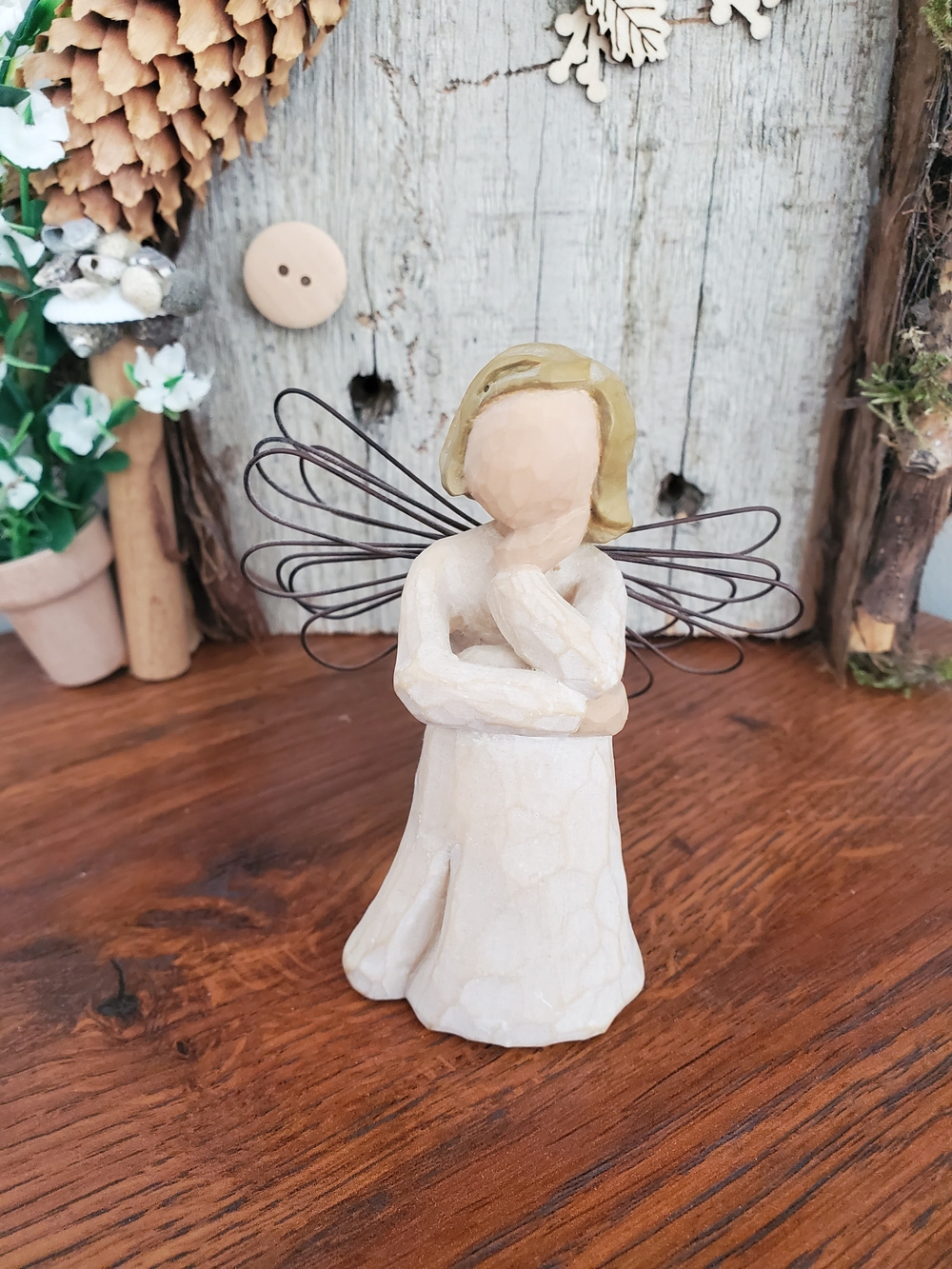 Willow Tree - Angel Of Patience 2001 - Girl Angel Sitting Down